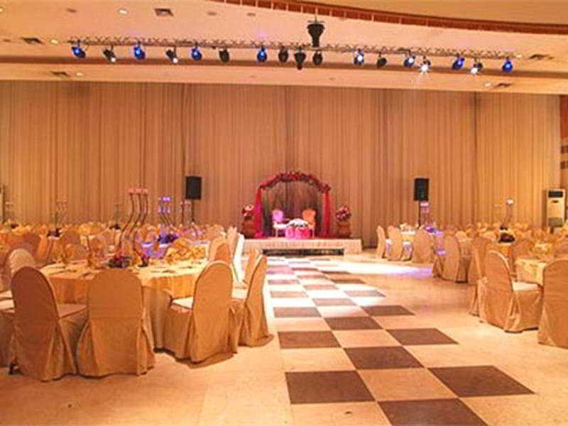Quality Inn Tripoli Екстериор снимка